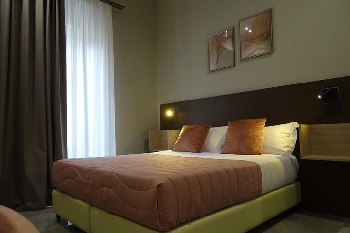 Room 12 of 105