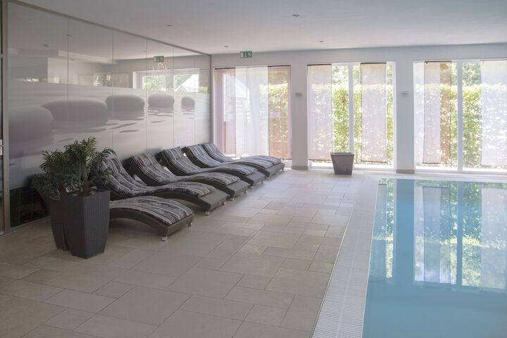 Pool 19 of 40