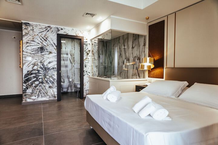 Room 10 of 75