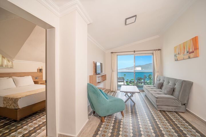 Room 14 of 28