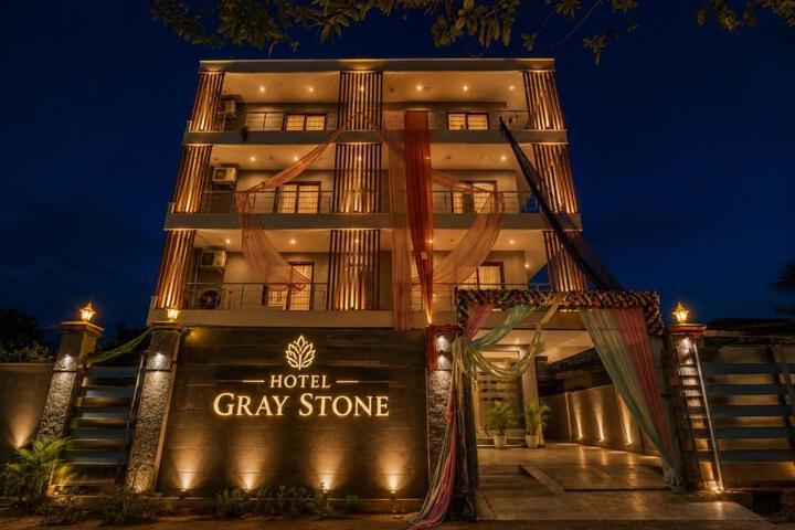 Hotel Gray Stone Near Sector 52 Metro Station
