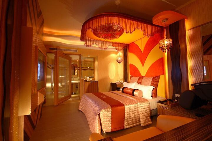 Room 22 of 33