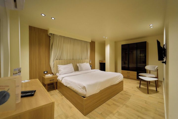 Room 51 of 174