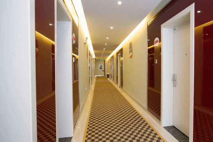 Thank Inn Chain Hotel Yunnan Xishuangbanna Jinghong Manting Park