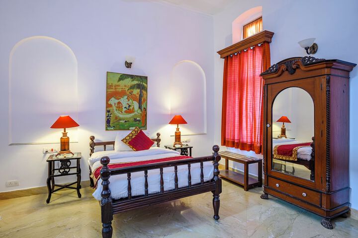 Room 3 of 55