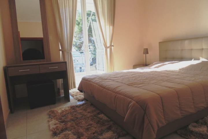 Room 17 of 49