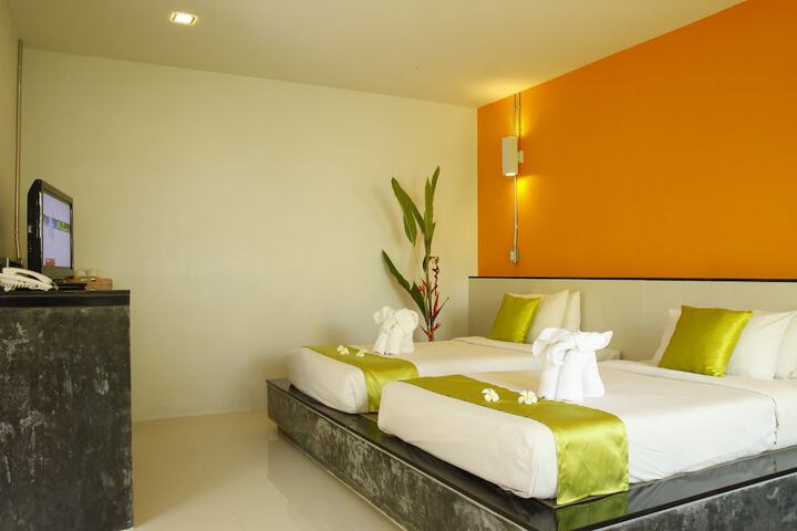 Room 4 of 75
