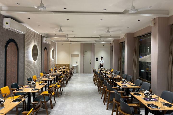 Dining 44 of 65