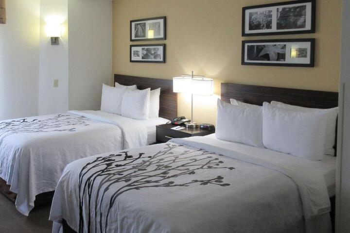 Double Accessible King Size Bed (5 of 6)