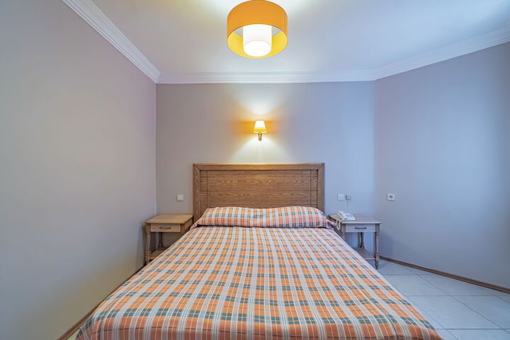 Room 28 of 204