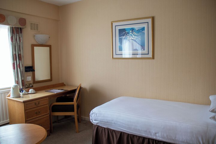 Room 25 of 53