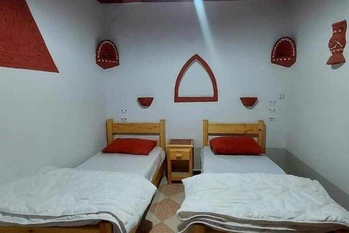 Room 6 of 13