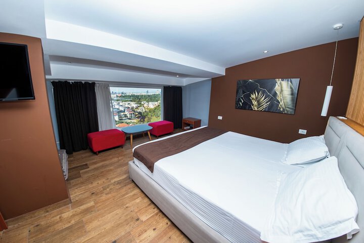 Room 62 of 90