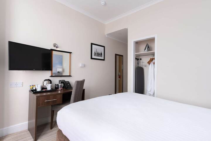 Room 48 of 118
