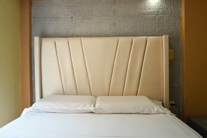 Room 2 of 6