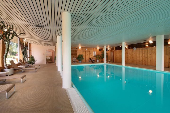 Hotel Pool
