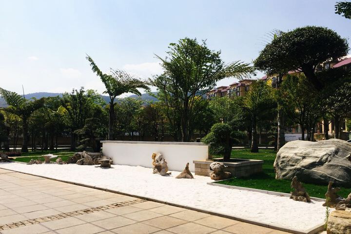 Yuexinyuan Hot Spring Resort Hotel