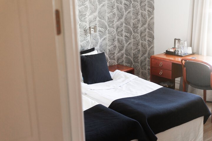Room 15 of 38
