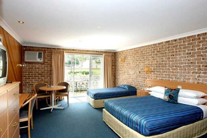 Room 6 of 42