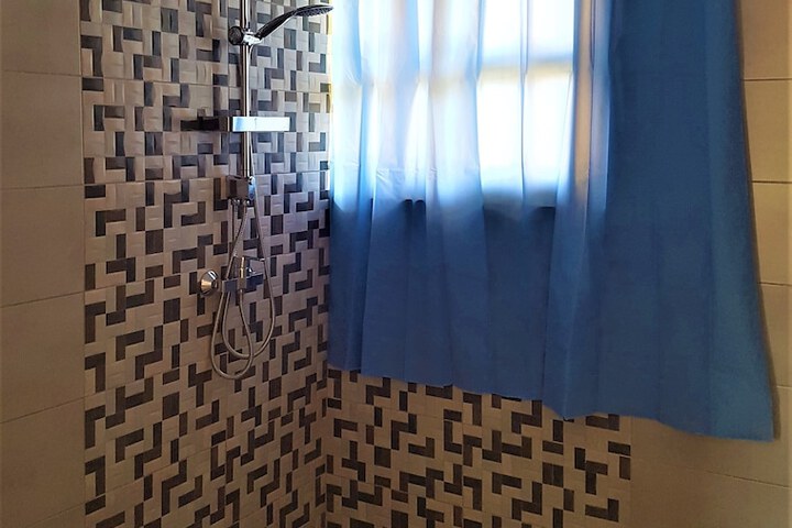 Room 28 of 53