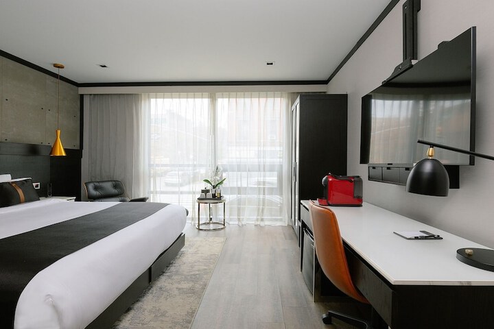 Room 12 of 41