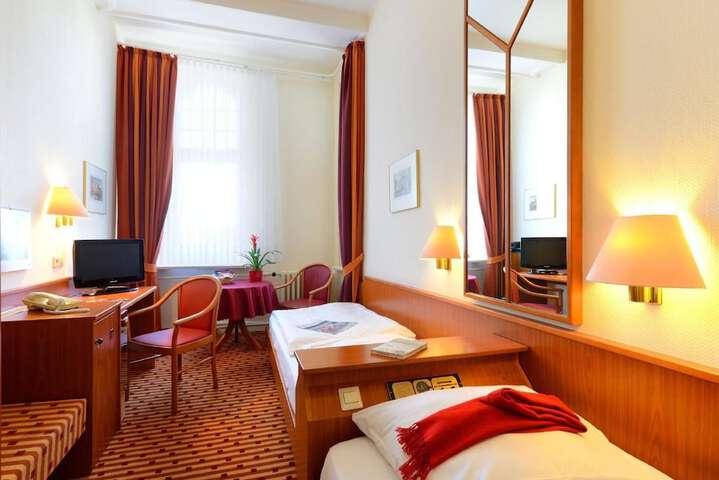 Room 15 of 41