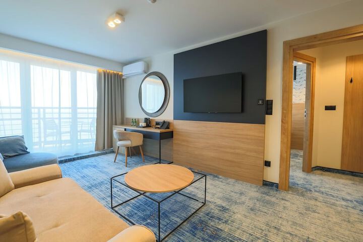 Room 11 of 44