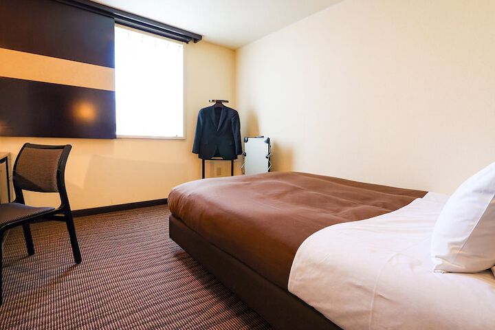 Room 5 of 42