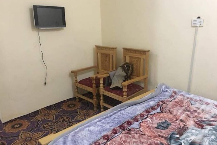Room 2 of 6
