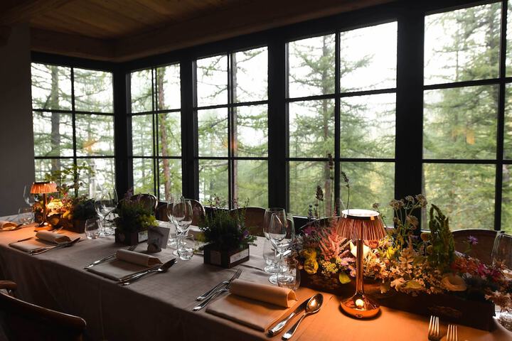 Dining 65 of 98