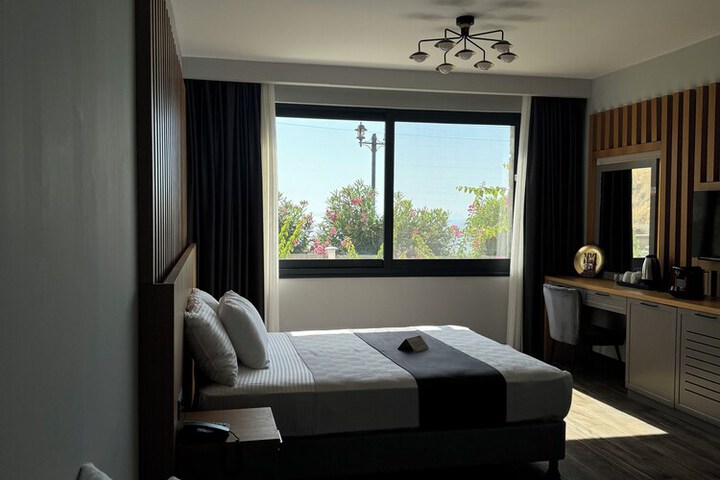 Room 13 of 74