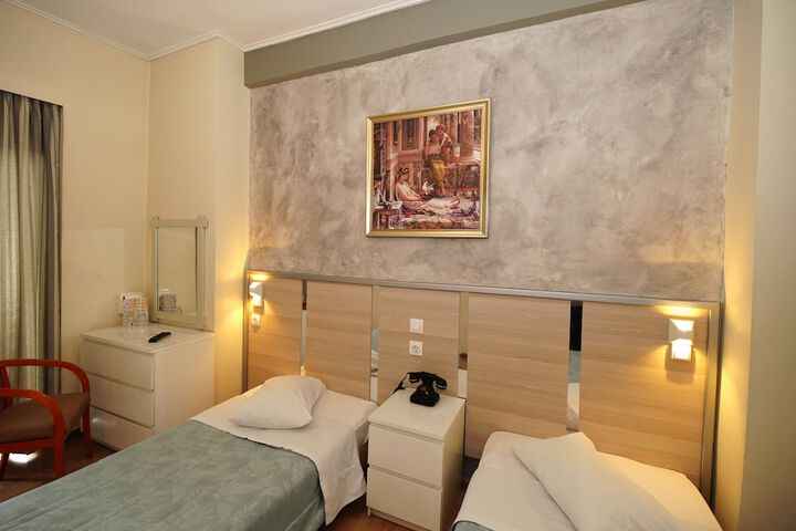 Room 77 of 100