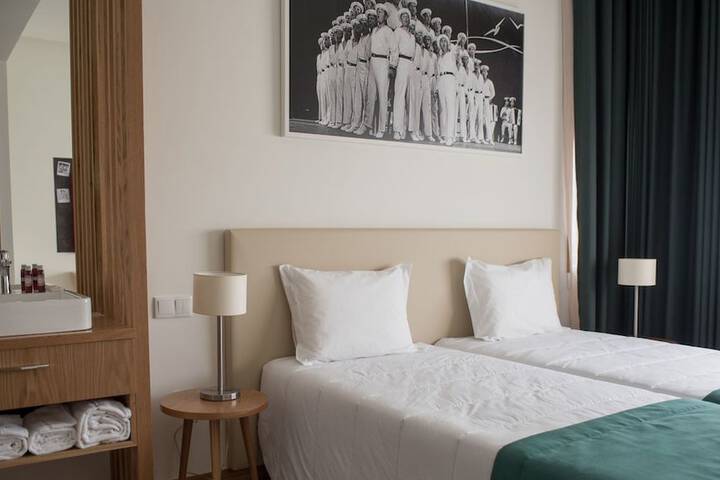 Room 3 of 49
