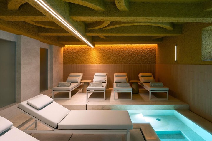 Hotel 98 of 103