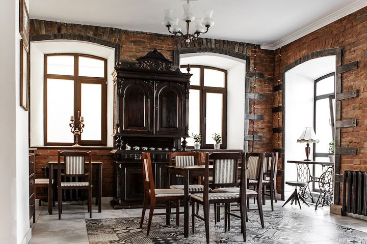 Семейный отель Brick Walls | Омск | Гостиница / Hotel