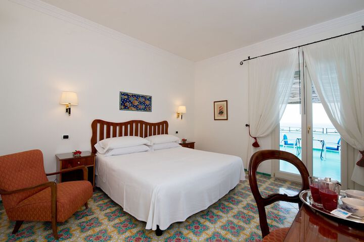 Room 5 of 111