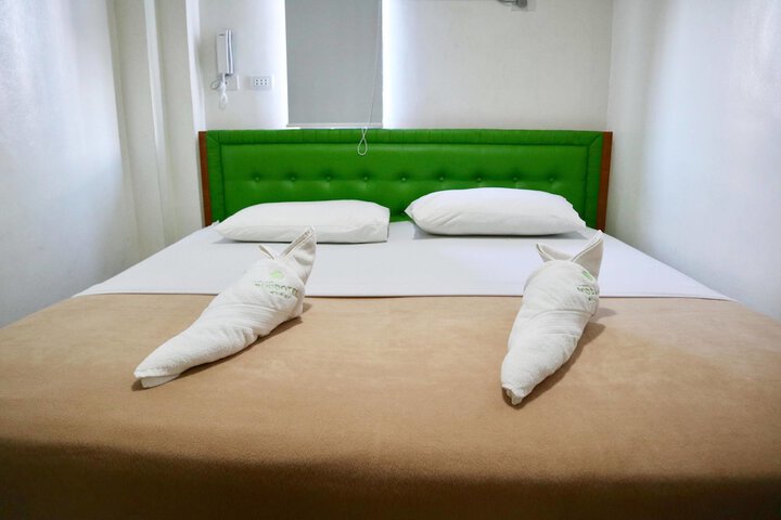 Room 6 of 36