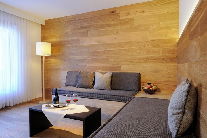 Room 45 of 100