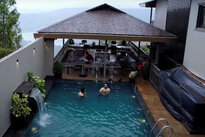 Pool 19 of 29