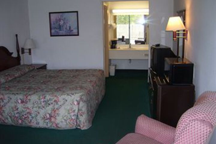 Room 7 of 10
