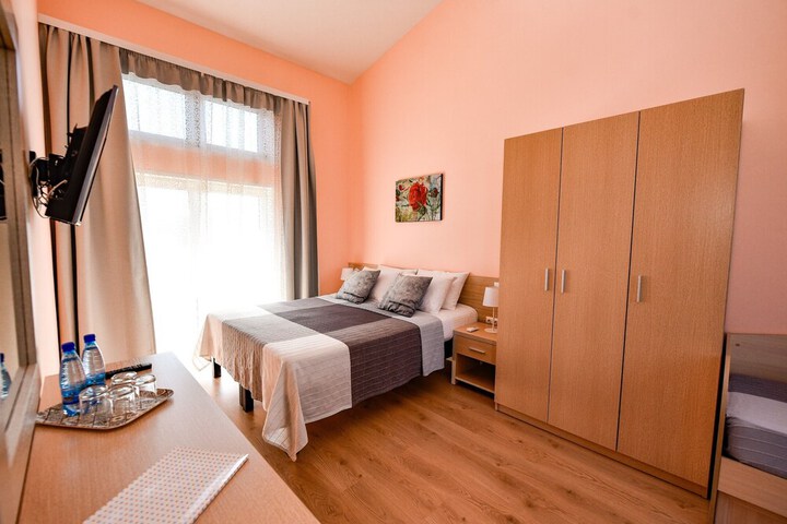 Room 36 of 151