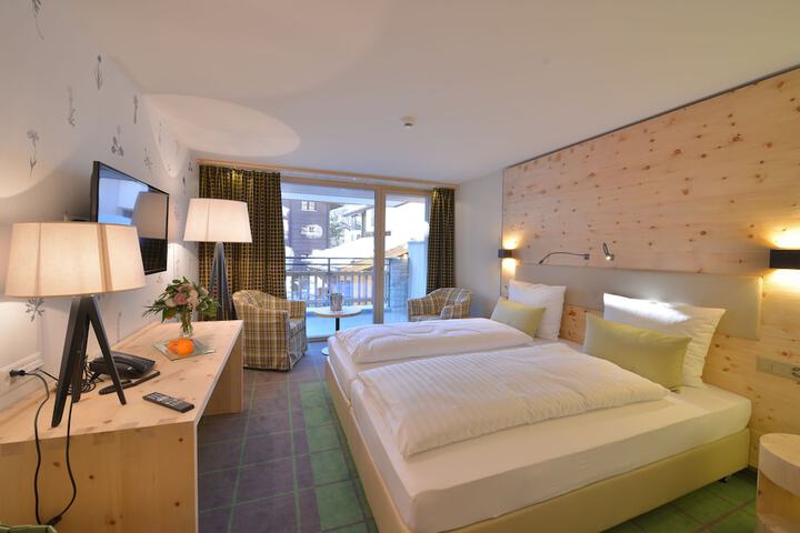 Room 12 of 65