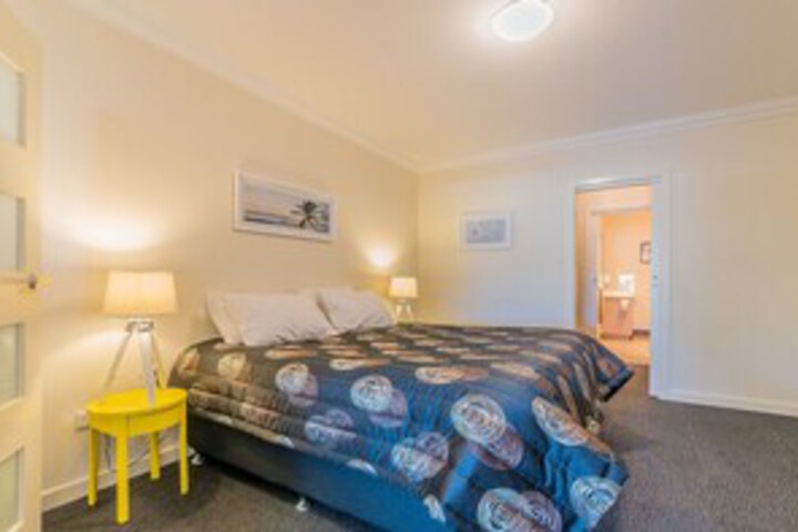 Room 7 of 48