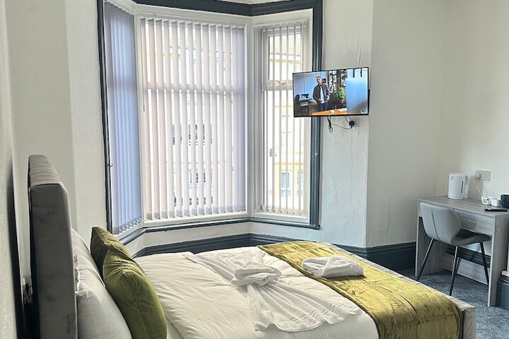 Room 10 of 20