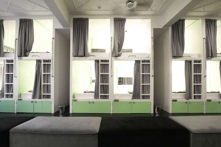 Room 25 of 69