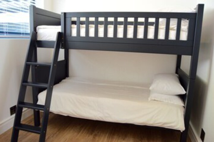 Room 13 of 22