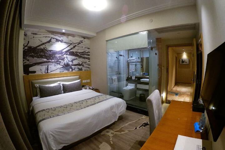 Room 7 of 53