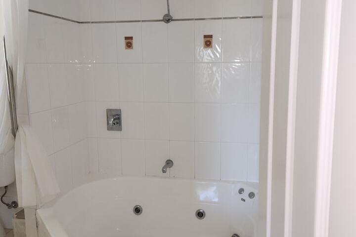 Room 9 of 72