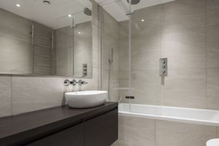 Room 4 of 25