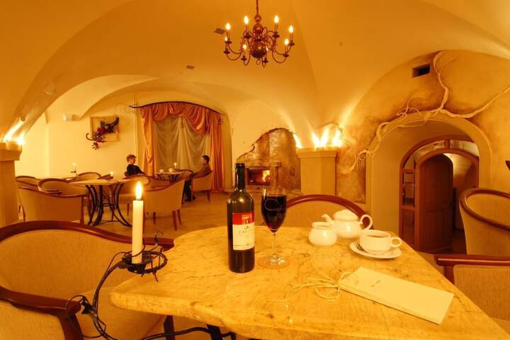 Dining 21 of 49